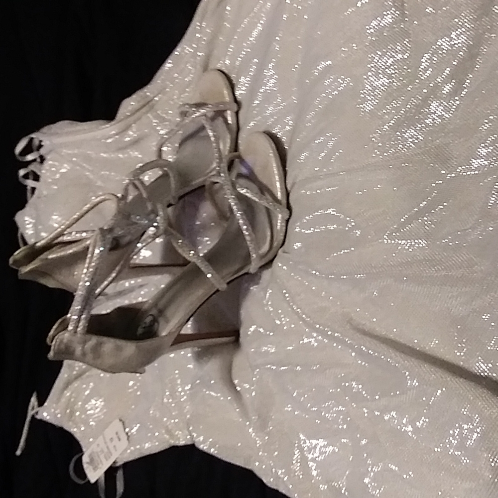 One dress and two pair high 👠